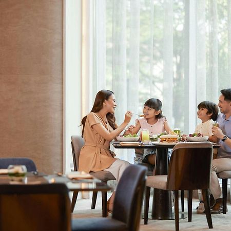 Sheraton Grand Jakarta Gandaria City Hotel Экстерьер фото