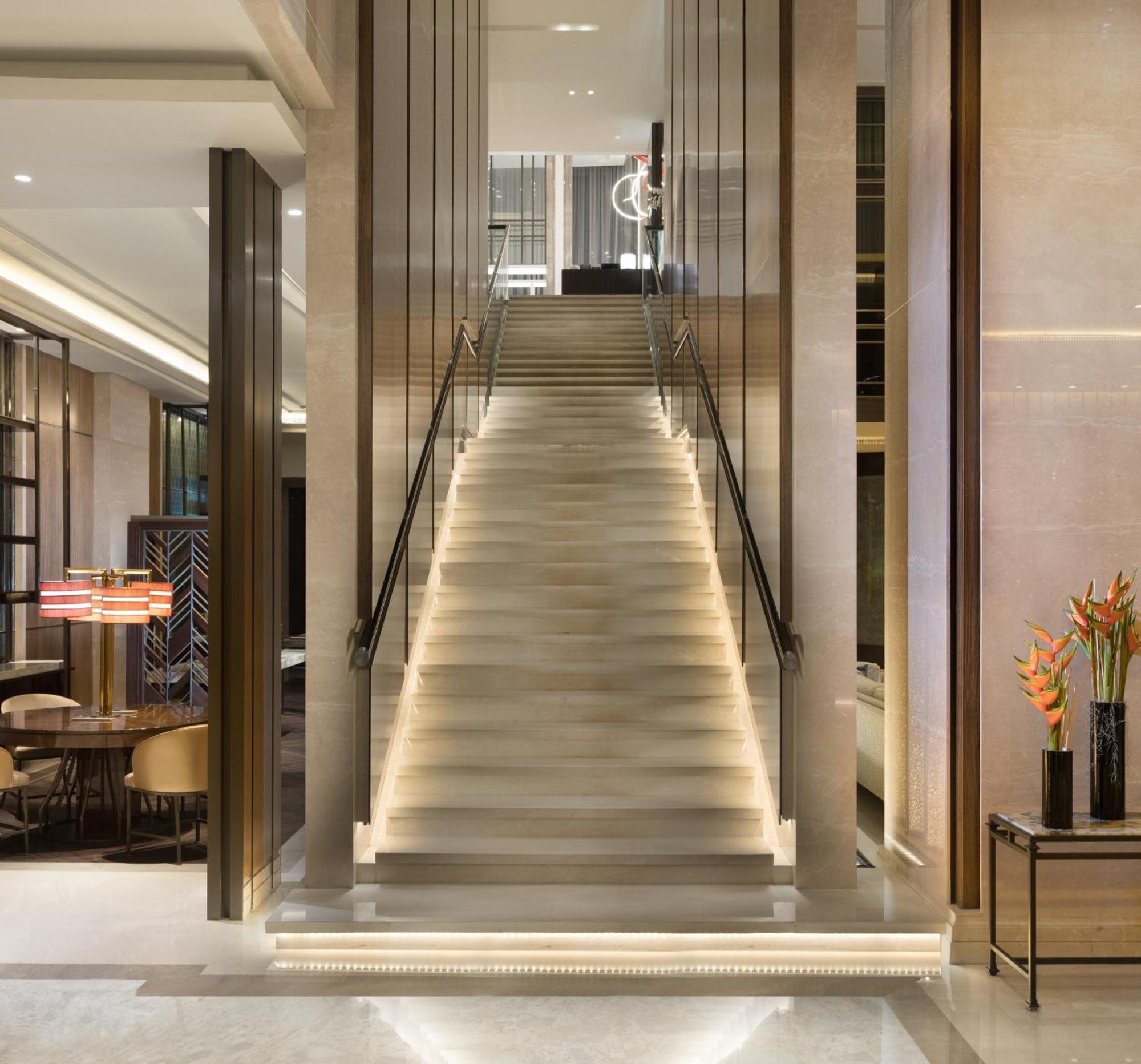 Sheraton Grand Jakarta Gandaria City Hotel Экстерьер фото
