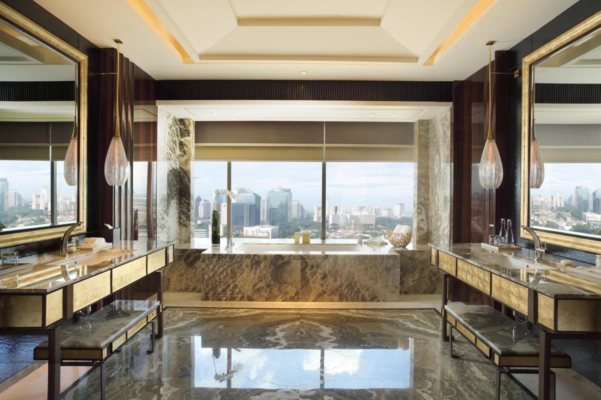 Sheraton Grand Jakarta Gandaria City Hotel Экстерьер фото