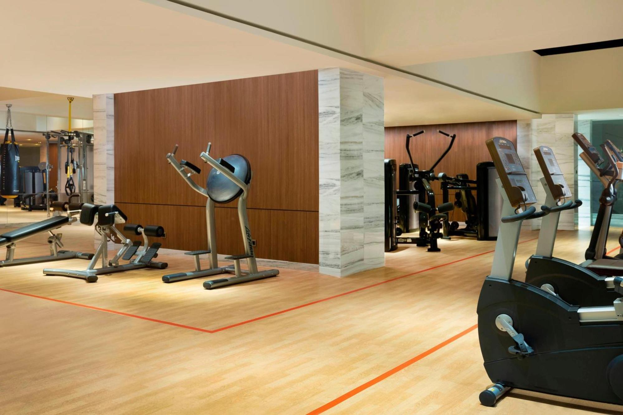 Sheraton Grand Jakarta Gandaria City Hotel Экстерьер фото