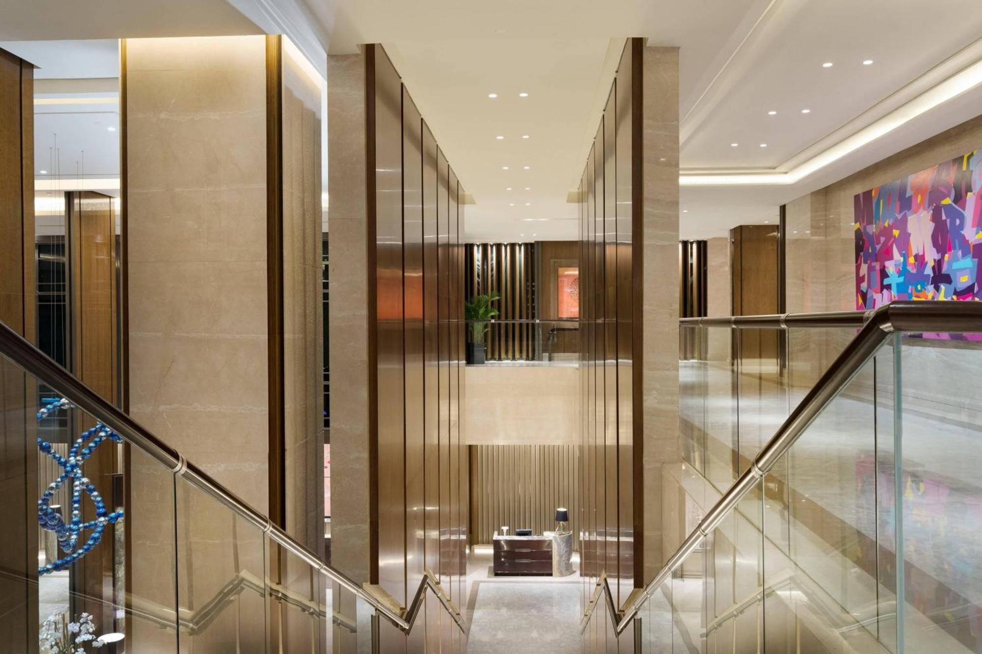 Sheraton Grand Jakarta Gandaria City Hotel Экстерьер фото