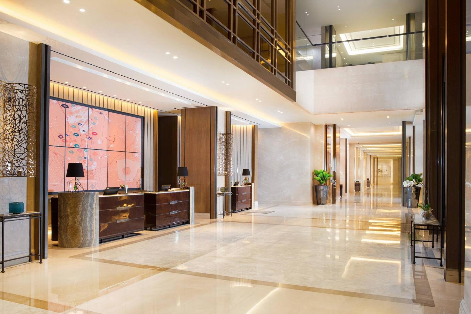 Sheraton Grand Jakarta Gandaria City Hotel Экстерьер фото
