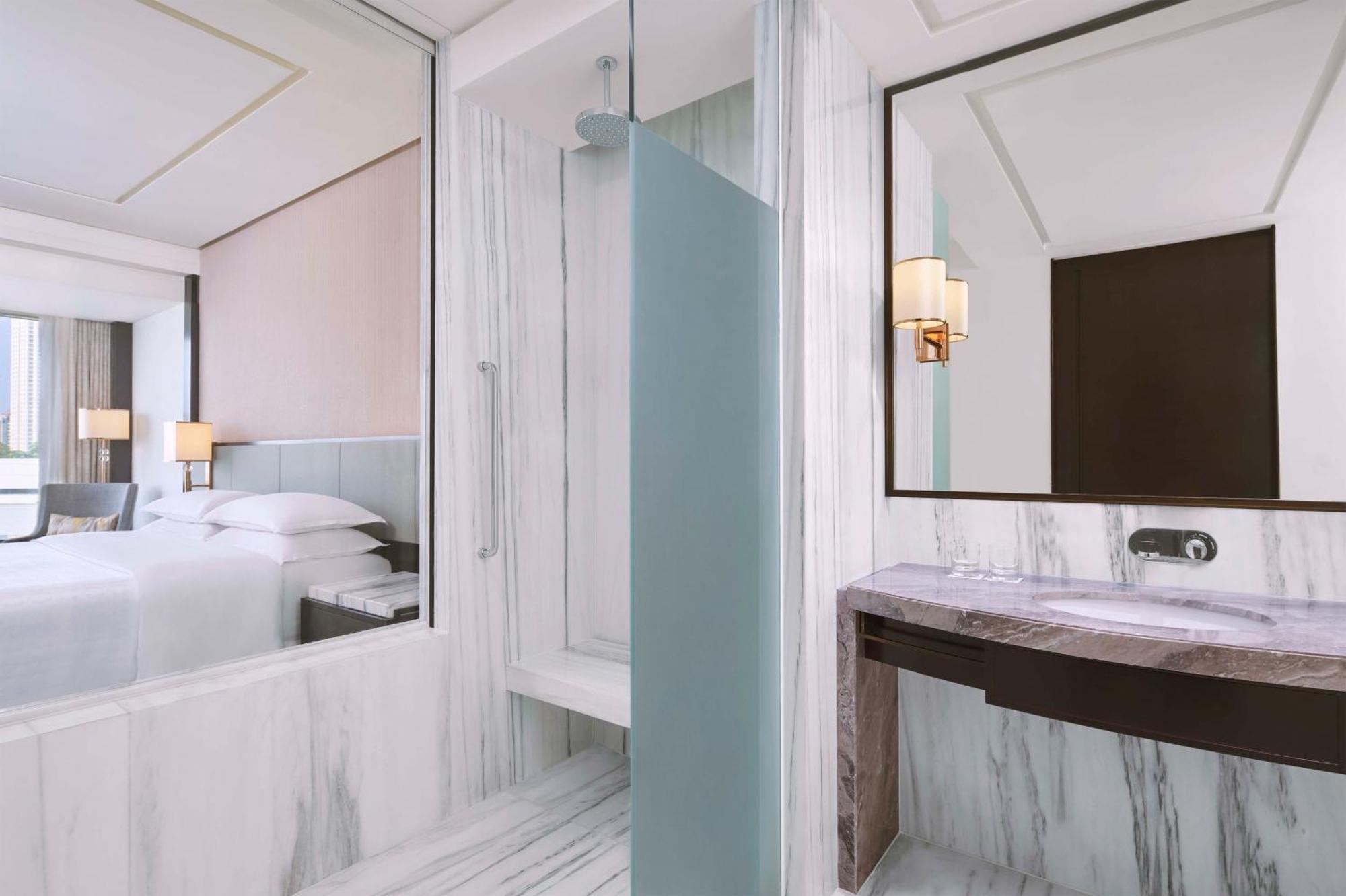 Sheraton Grand Jakarta Gandaria City Hotel Экстерьер фото