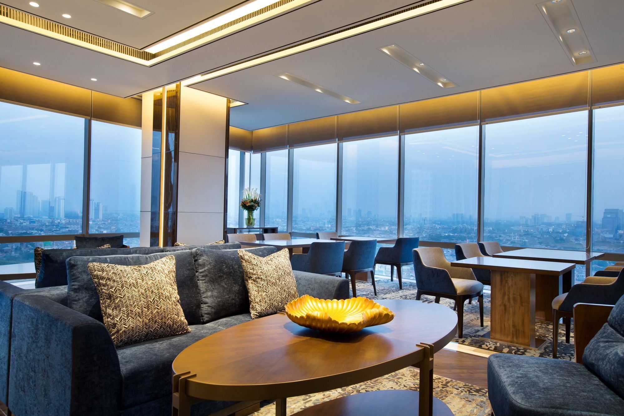 Sheraton Grand Jakarta Gandaria City Hotel Экстерьер фото
